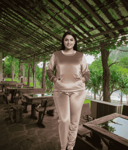 roundneck tracksuit main image