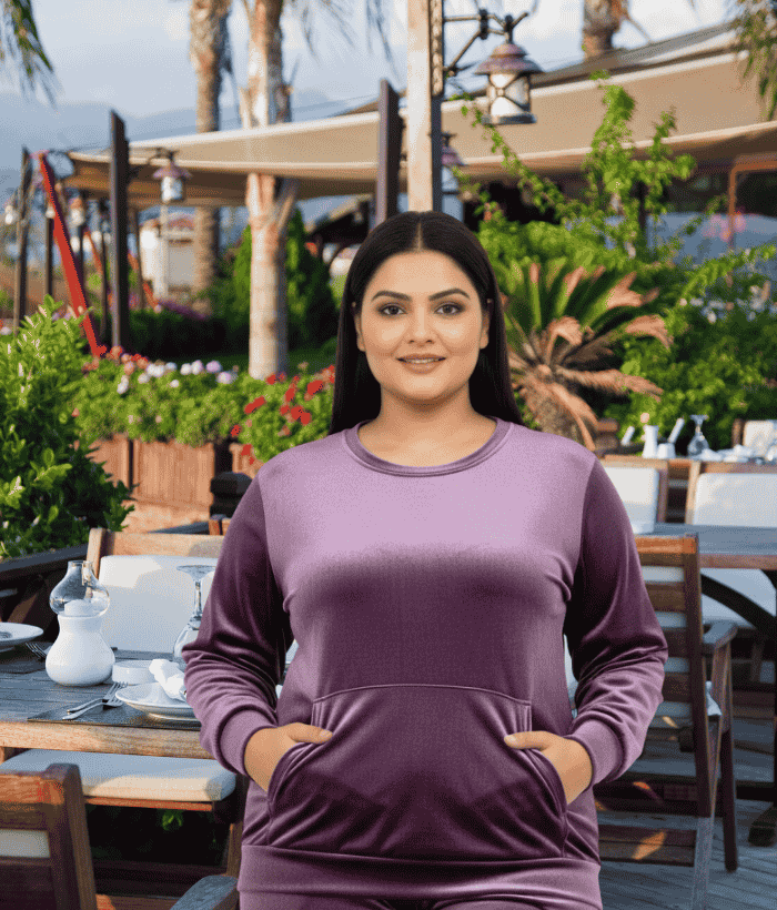 Women’s Velvet Round Neck Sweatshirt main image
