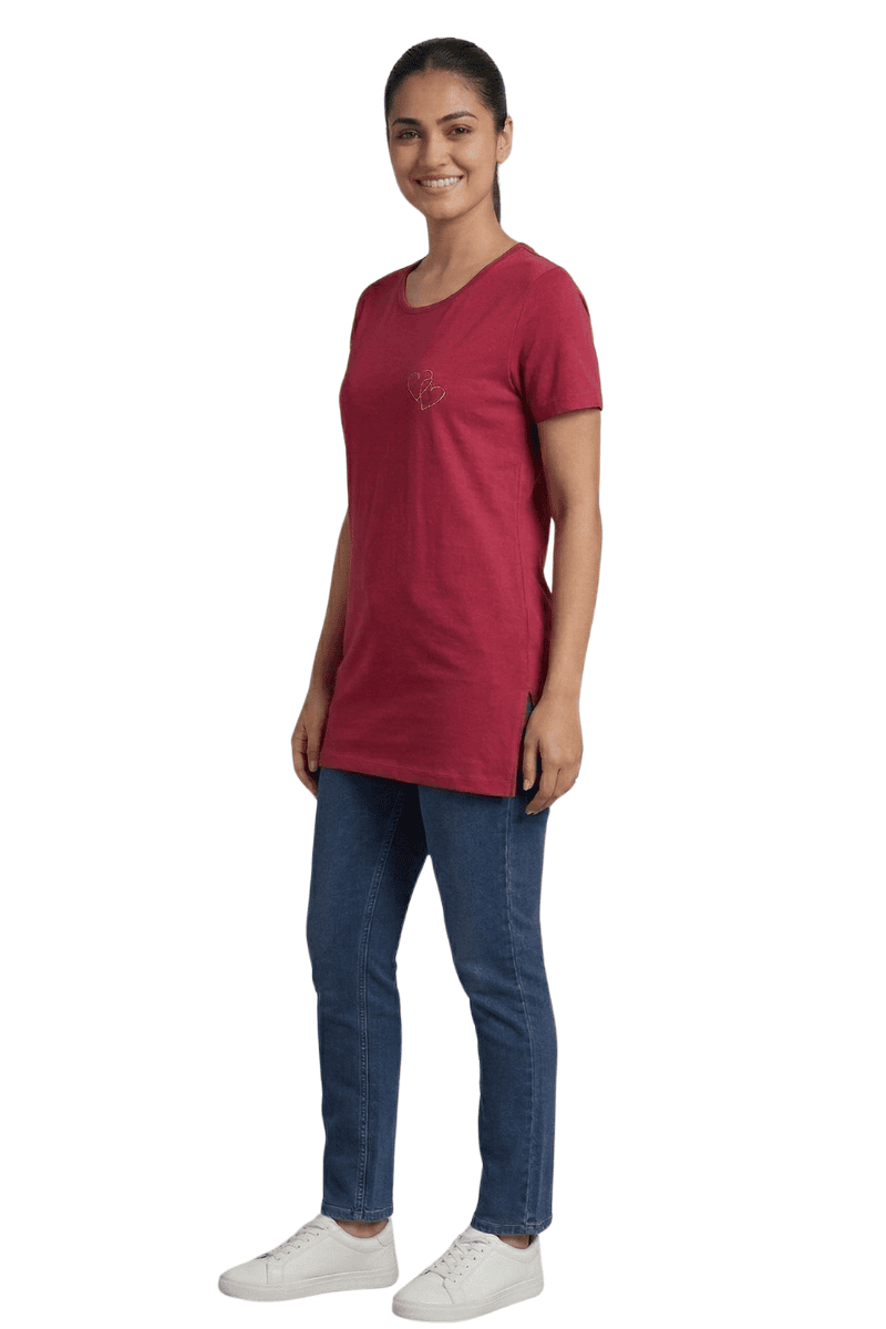 maroon tshirt women side